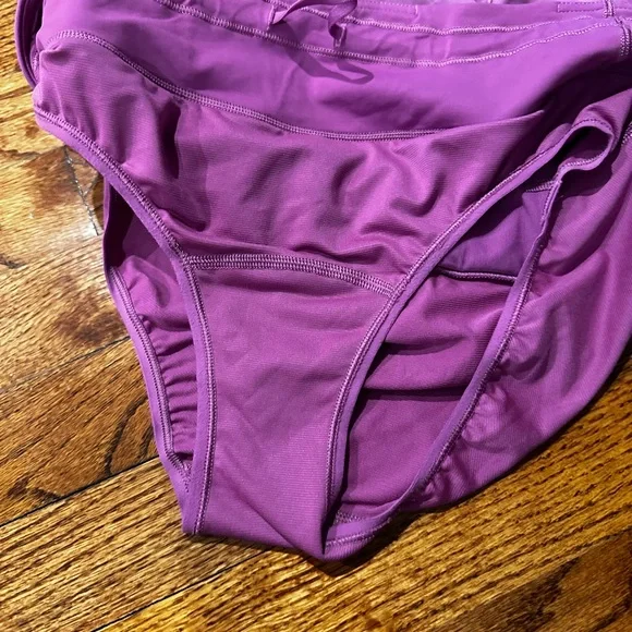 Lululemon Speed Up High Rise Lined Short 4” - Picture 4 of 4